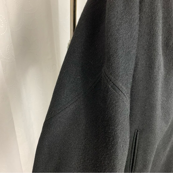 Vintage Black Wool coat with white fur collar - Picture 4 of 15